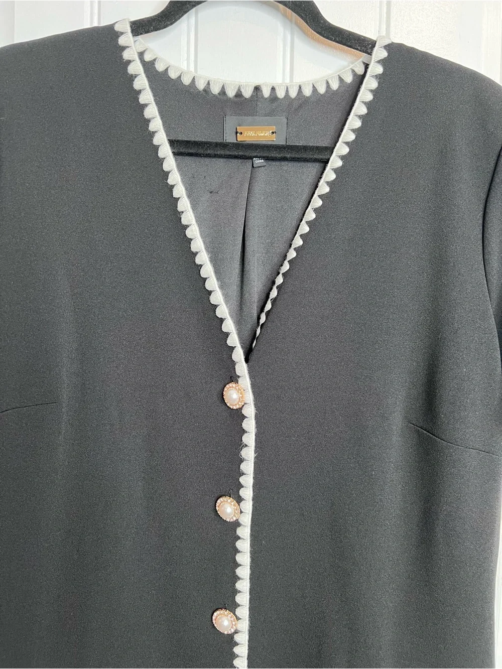 Alexia Admor chic black